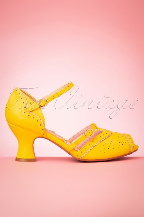 Bettie Page Shoes - Nicole peeptoe pumps in geel 3