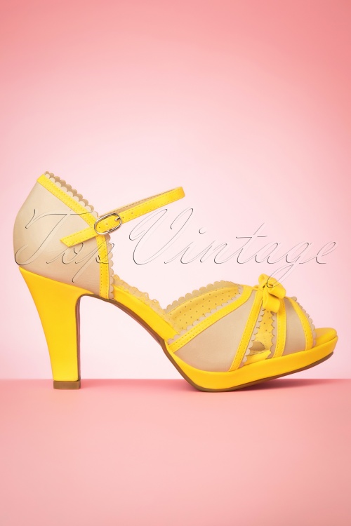 Bettie Page Shoes - Sue peeptoe pumps in geel 3