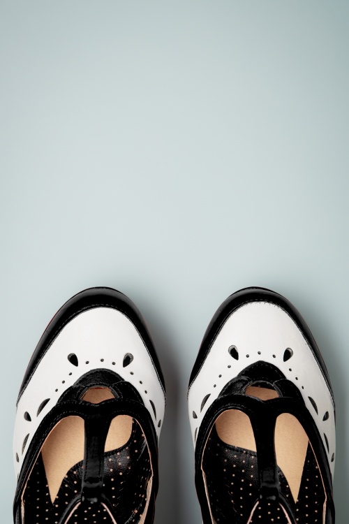 Bettie Page Shoes - Holly pumps in zwart en wit 3