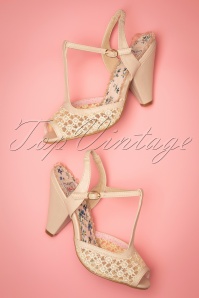 Bettie Page Shoes - Brooklyn peeptoe sandalen met t-strap in beige 2
