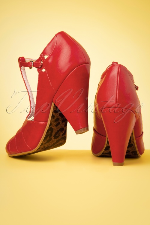 Bettie Page Shoes - Laura t-strap pumps in rood 5