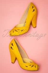Bettie Page Shoes - Marilyn peeptoe pumps in geel 2