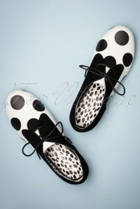 Lola Ramona - 60s Penny Polkadot Shoes in Black and White 2