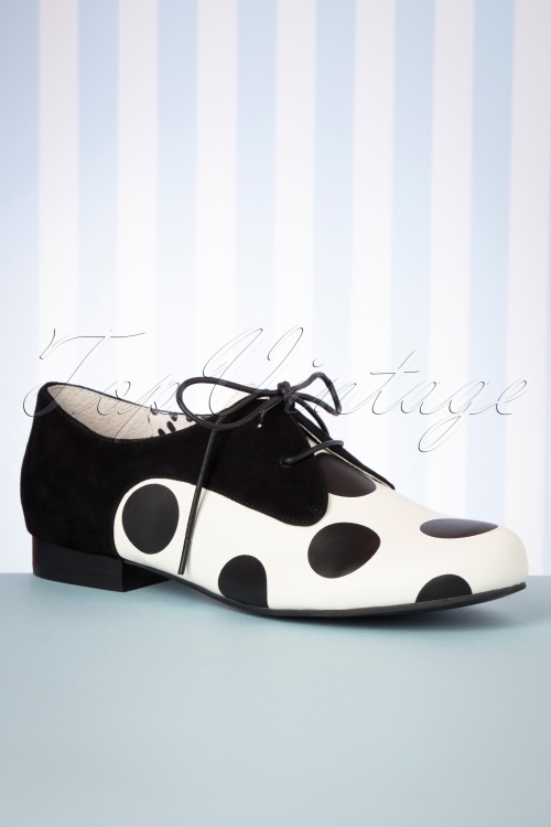 Lola Ramona - 60s Penny Polkadot Shoes in Black and White