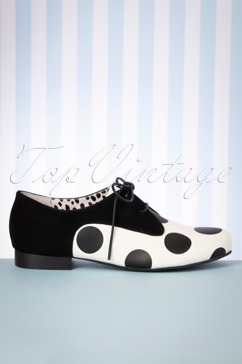 Lola Ramona - 60s Penny Polkadot Shoes in Black and White 4