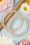 Splendette - TopVintage Exclusive ~ Coconut Fakelite Carved Bangles Set Années 50 en Blanc Cassé Laiteux