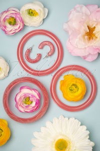 Splendette - TopVintage Exclusive ~ Rose Wide Fakelite Carved Bangle Années 50 en Rose 3