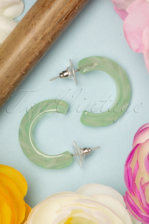 Splendette - TopVintage Exclusive ~ 50s Sorbet Fakelite Carved Hoop Earrings in Mint