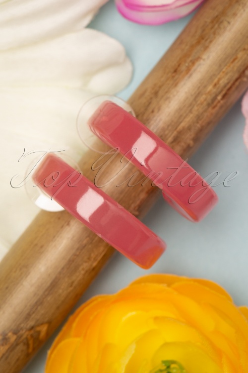 Splendette - TopVintage Exclusive ~ Rose Fakelite geschnitzte Creolen in Rose Pink 3