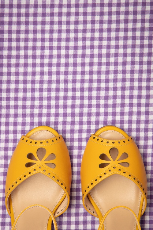 Lola Ramona ♥ Topvintage - 50s Ava Bellezza Classica Sandalettes in Sunny Yellow 4