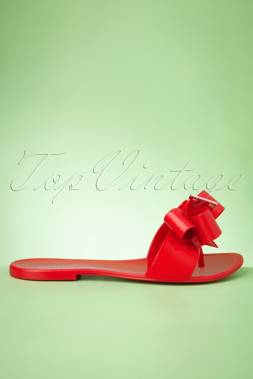 Petite Jolie - 60s Lala Bow Flip Flops in Clover Club Red 4