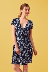 Smashed Lemon - Arya jurk met bloemenprint in marineblauw en wit 2