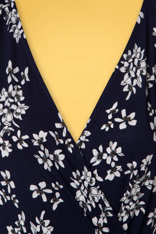 Smashed Lemon - 60s Arya Floral Dress in Navy and White 4