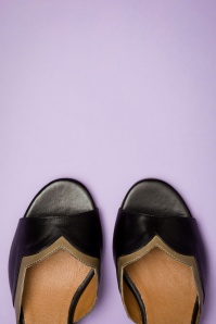 La Veintinueve - Janet Leather Low Heel Sandals Années 60 en Noir et Beige 4