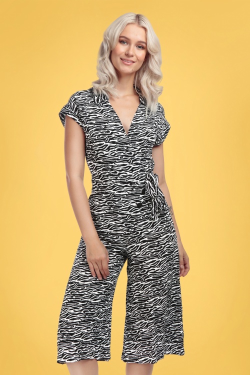 Collectif Clothing - Jodie Zebra Jumpsuit Années 70 en Noir et Blanc 2