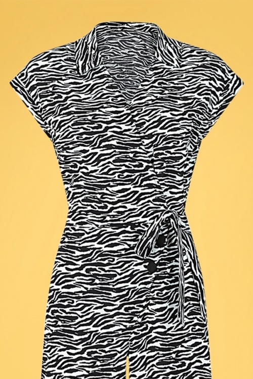 Collectif Clothing - Jodie Zebra Jumpsuit Années 70 en Noir et Blanc 3