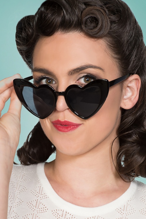 Banned Retro - Melba Heart Shaped Sunglasses Années 50 en Noir