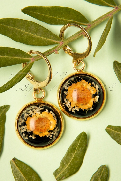 Urban Hippies - 70s Goldplated Dried Flower Earrings in Black and Honey