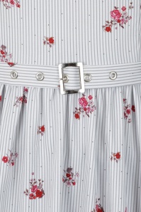 Hearts & Roses - Gertrude Striped Swing Dress Années 50 en Blanc et Gris 4