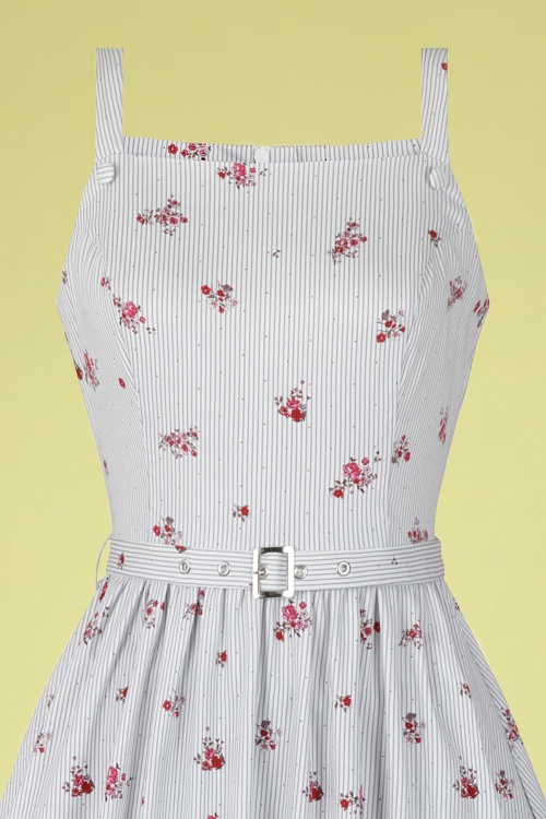 Hearts & Roses - Gertrude Striped Swing Dress Années 50 en Blanc et Gris 3
