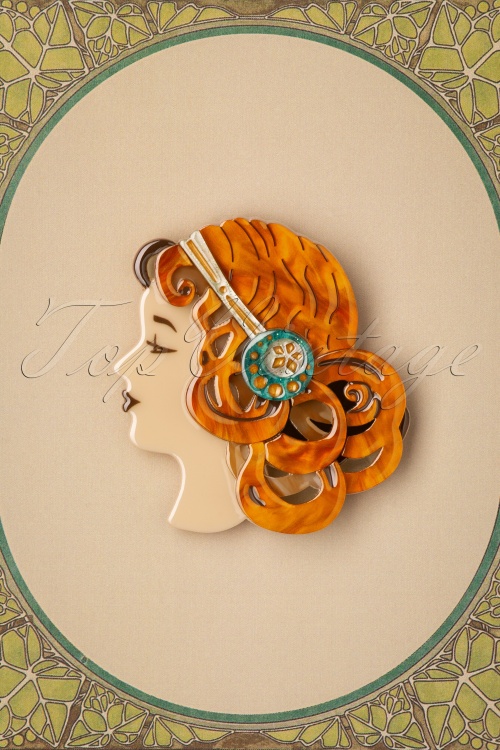 Erstwilder - Exclusief bij TopVintage ~ Mademoiselle Bernhardt Broche