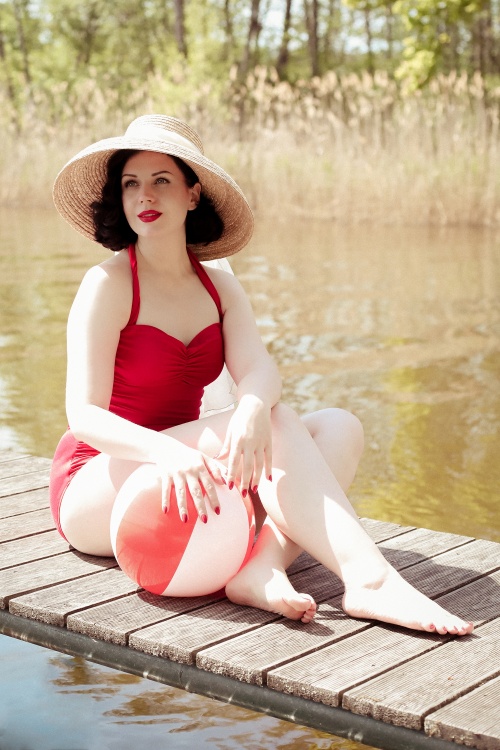 Esther Williams - Klassiek jaren vijftig eendelig badpak in rood 3