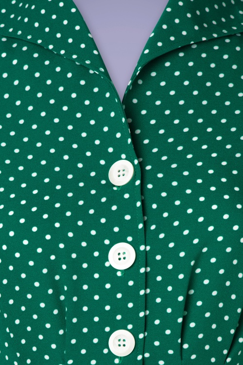 Pretty Retro - Hübscher gepunkteter Playsuit in Smaragdgrün 4