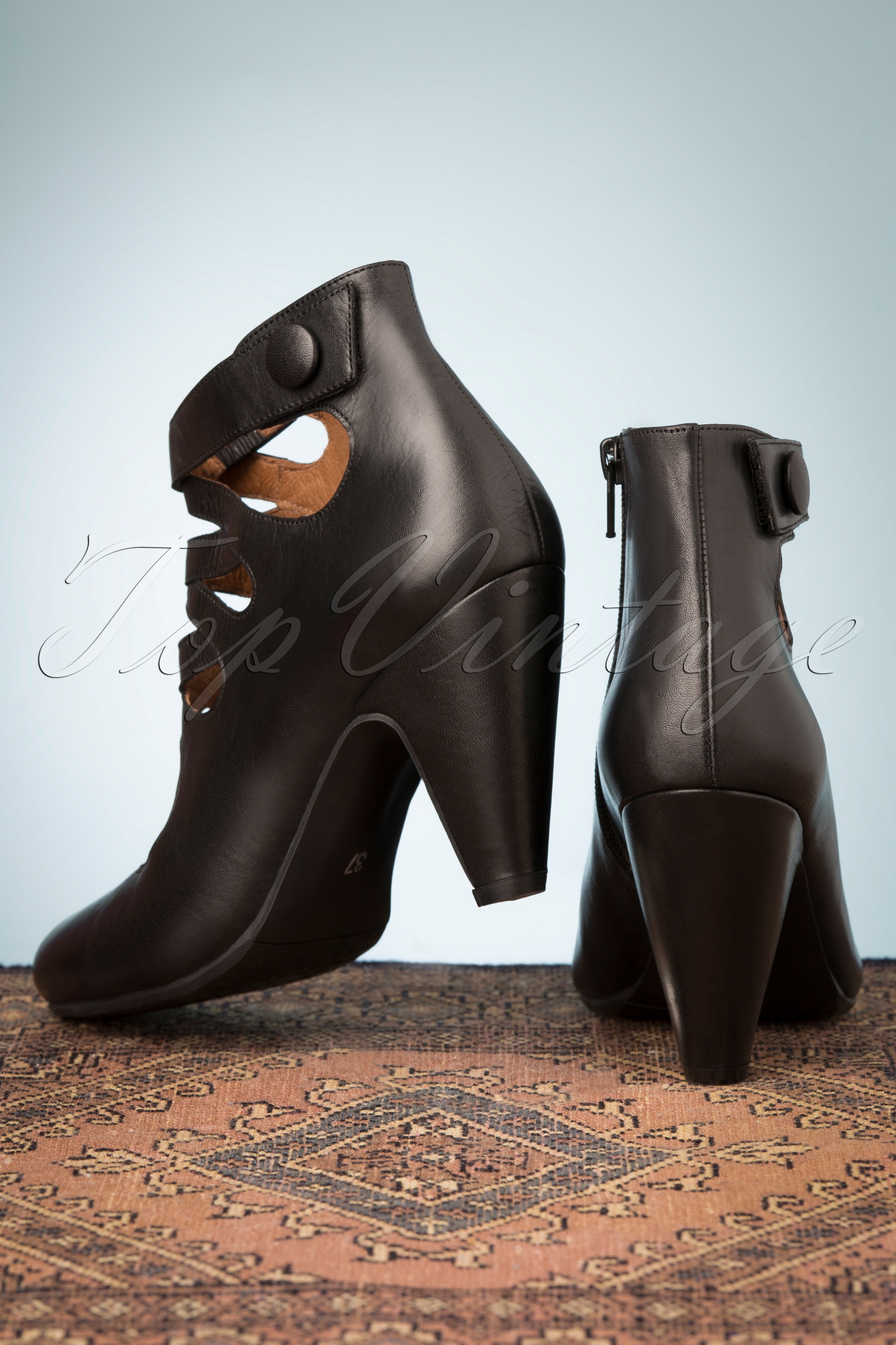 Miz Mooz 50s Sedona Leather Pump Booties in Black | Topvintage