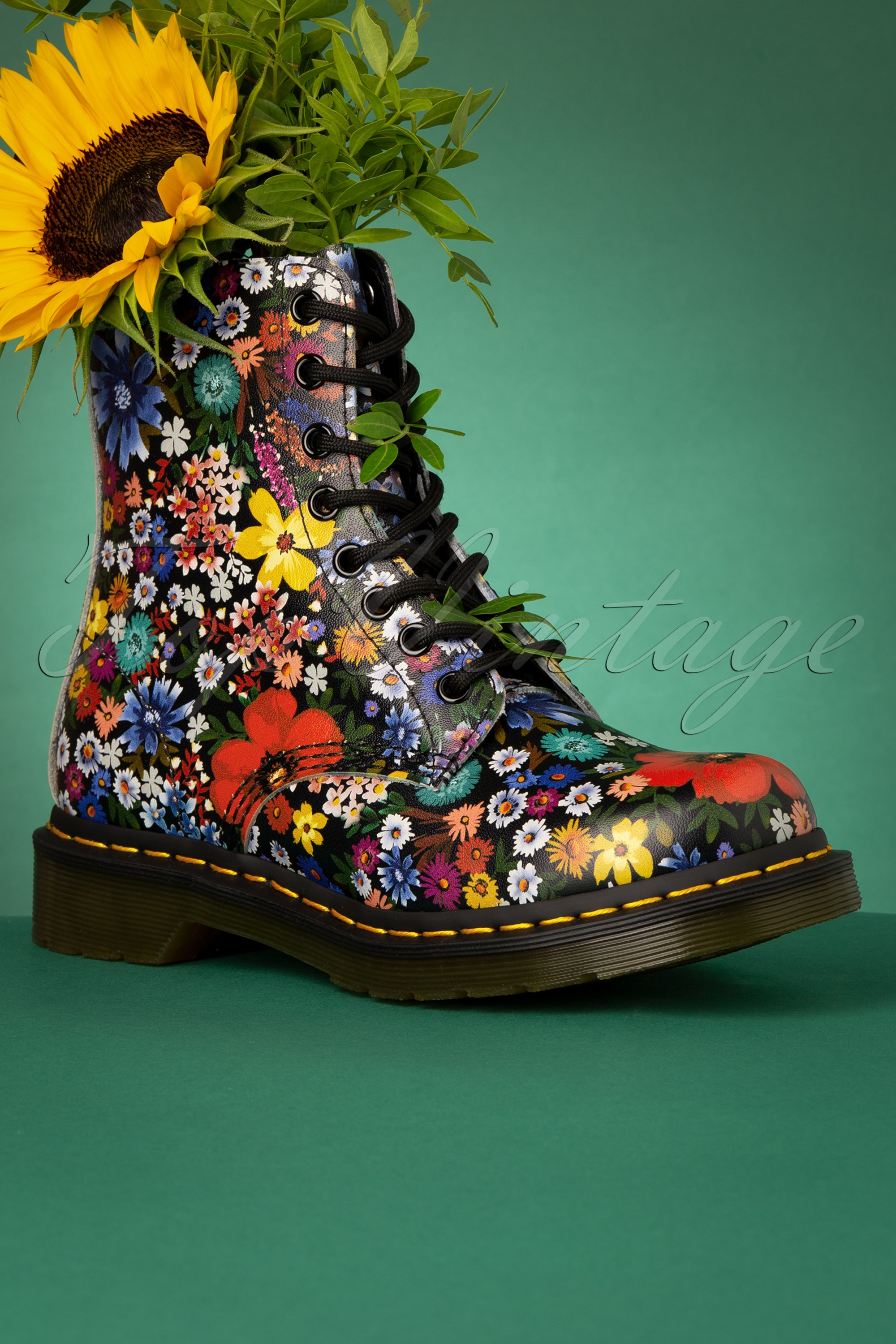 Dr. Martens 1460 Wanderlust Backhand Boots in Black Shop at Topvintage