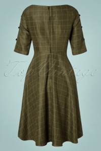 Banned Retro - 40s Lady Check Swing Dress in Green 2
