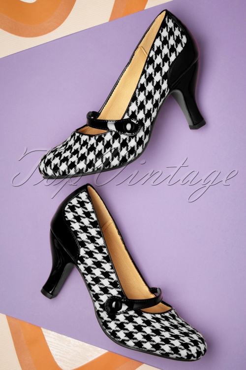 Banned Retro - 50s Gene Houndstooth Pumps in Black and White 2