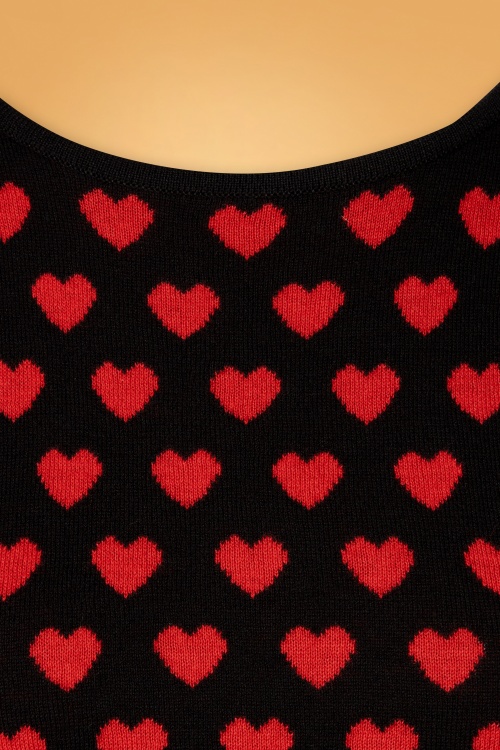 Collectif Clothing - Chrissie Knitted Heart Top Années 50 en Noir et Rouge 3