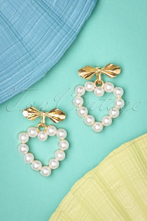 Vixen - 50s Pearl Heart Earrings in Gold 