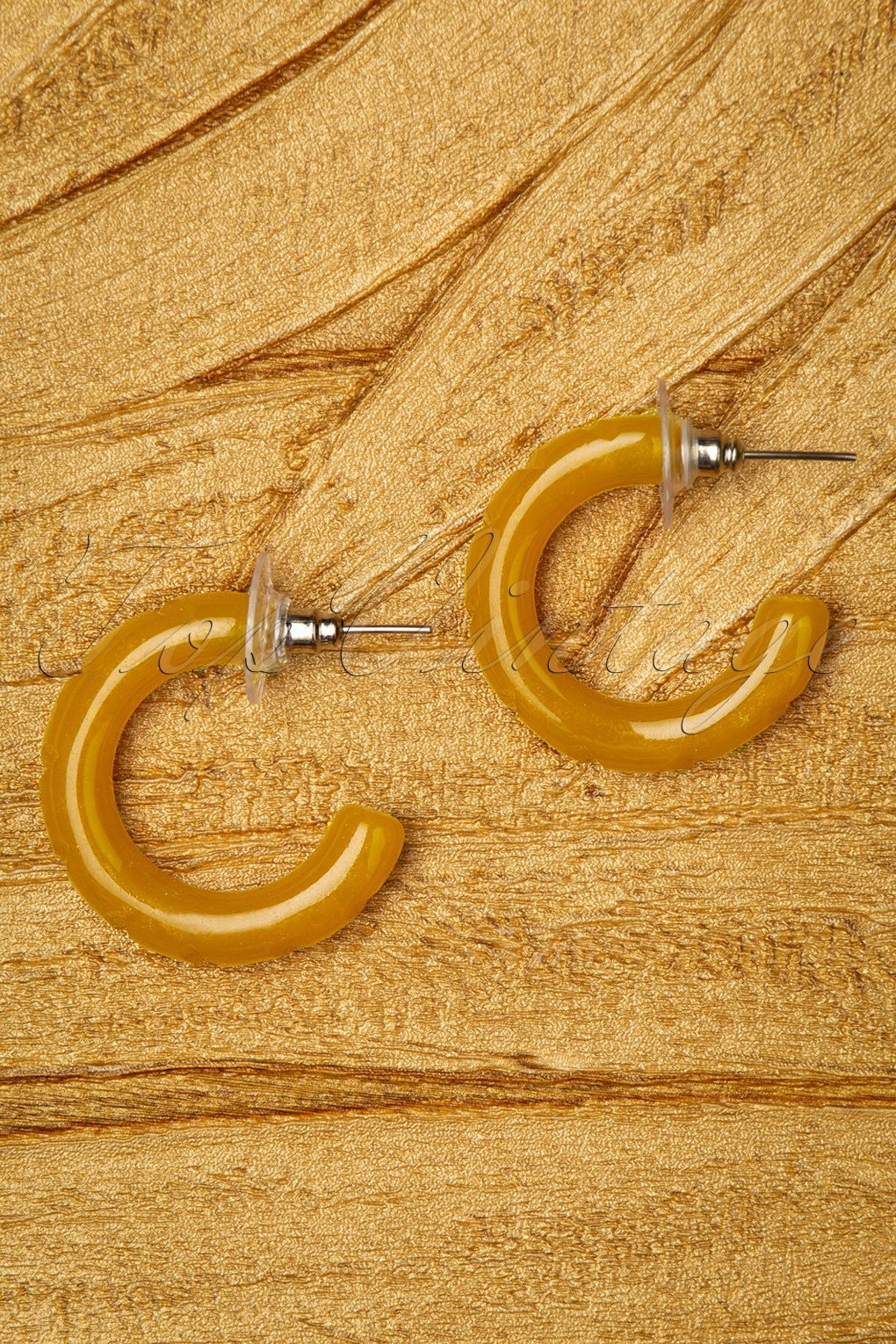 TopVintage Exclusive 30s Golden Fakelite Carved Hoop Earrings in Mustard