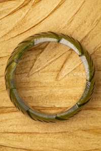 Splendette - Exclusief bij Topvintage ~ Golden brede gegraveerde armband in olijfgroen 3