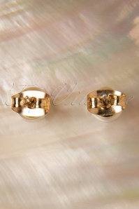 Topvintage Boutique Collection - Kleine parel oorstekers in ivoor 4