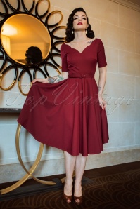 Vintage Diva  - Das Beth Swing-Kleid in Deeply Red