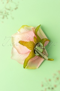 Banned Retro - 50s Scented Love Flower Hair Clip in Blush 3