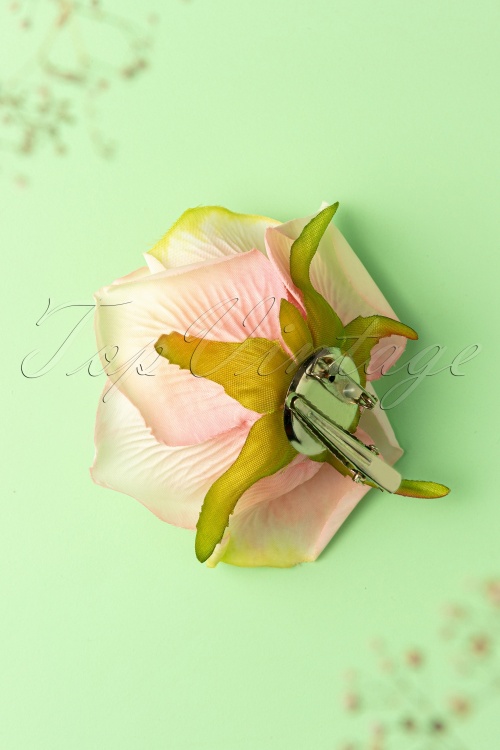 Banned Retro - 50s Scented Love Flower Hair Clip in Blush 3