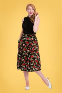 Banned Retro - 50s Rose Garden Swing Skirt in Black 2