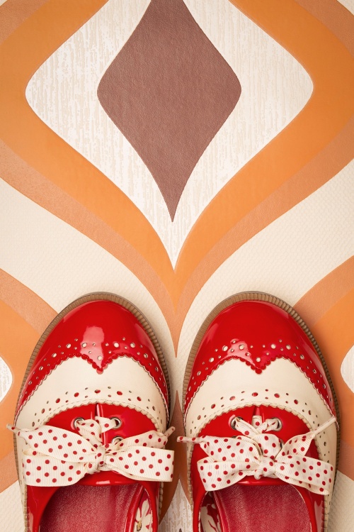 Banned Retro - 60s Milana Brogues in Red and Cream 3