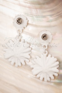 Topvintage Boutique Collection - Friendly Wildflower Earrings Années 70 en Blanc 4
