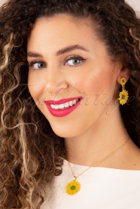 Topvintage Boutique Collection - 70s Friendly Wildflower Earrings in Yellow 3