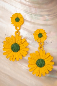 Topvintage Boutique Collection - 70s Friendly Wildflower Earrings in Yellow 2