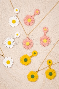 Topvintage Boutique Collection - 70s Friendly Wildflower Earrings in Yellow 6