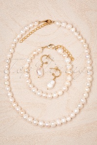 Topvintage Boutique Collection - Pearls Are A Girl's Best Friend Necklace Années 50 en Ivoire 5
