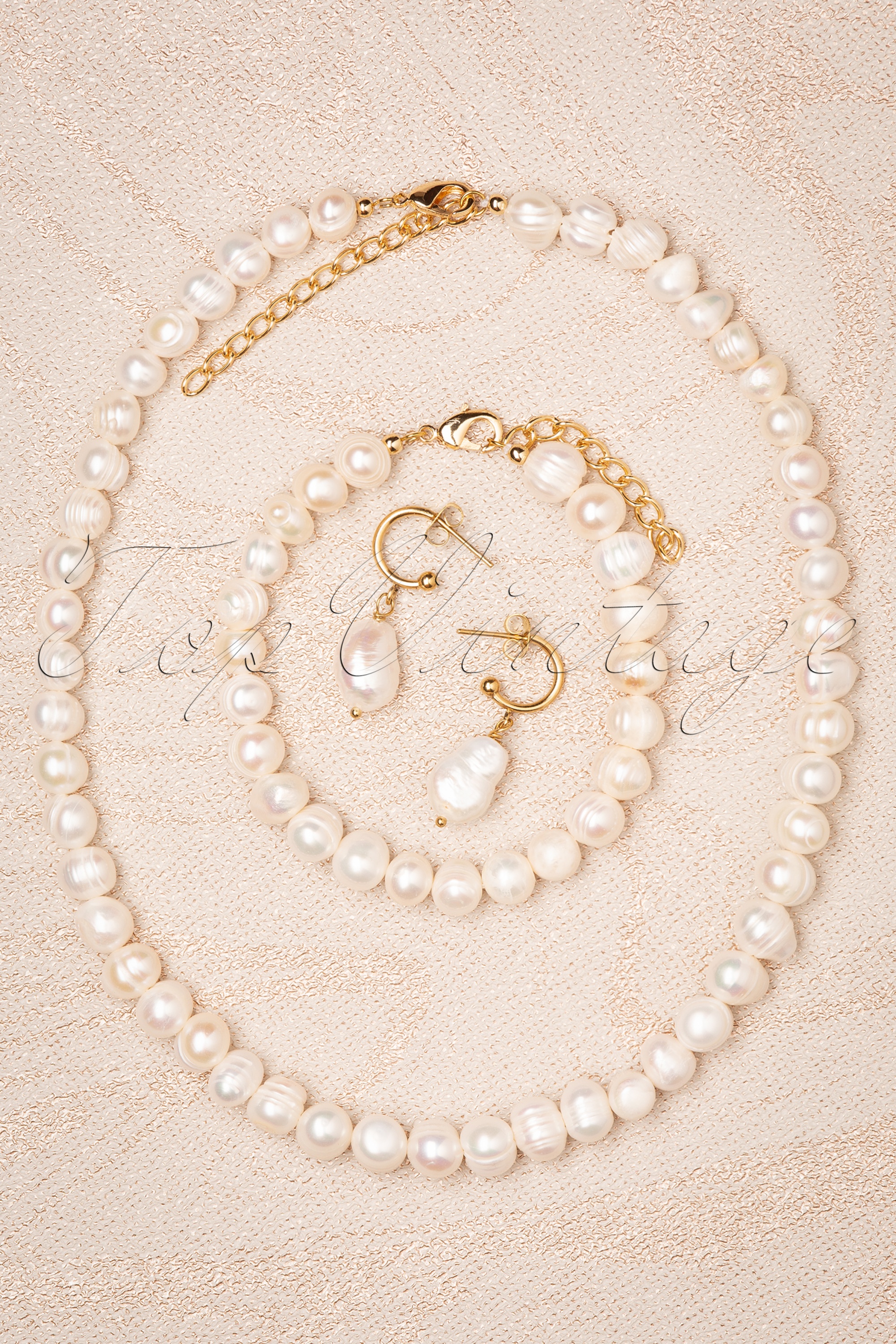 Topvintage Boutique Collection - Pearls Are A Girls Best Friend oorbellen in ivoor 5