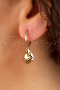 Day&Eve by Go Dutch Label - 50s Shell and Pearl Earrings in Gold 2