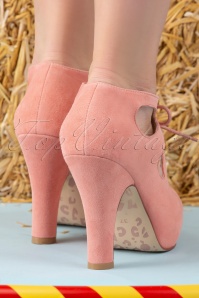Lola Ramona ♥ Topvintage - 50s Angie At The Fair Suede Pumps in Blush 6