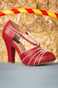 Lola Ramona ♥ Topvintage - 50s June Carnival Party Pumps in Red and Cream 2
